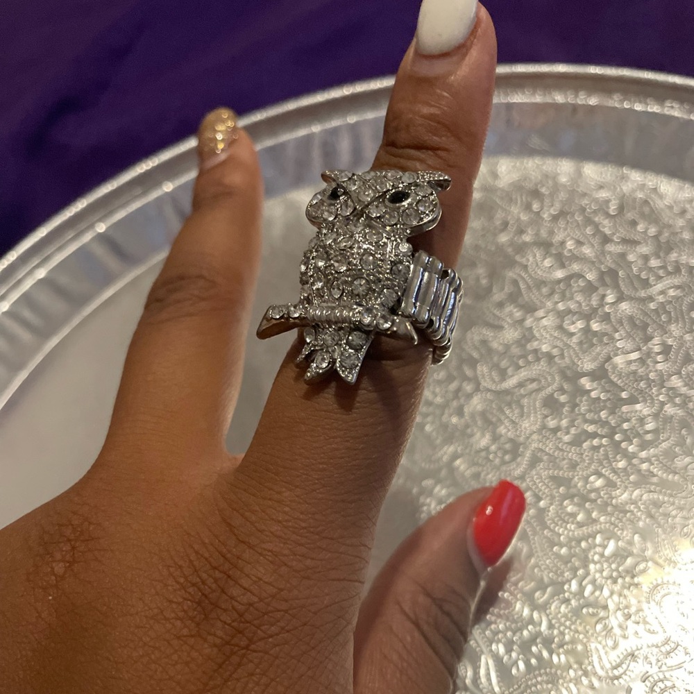 Stretchable silver owl ring
